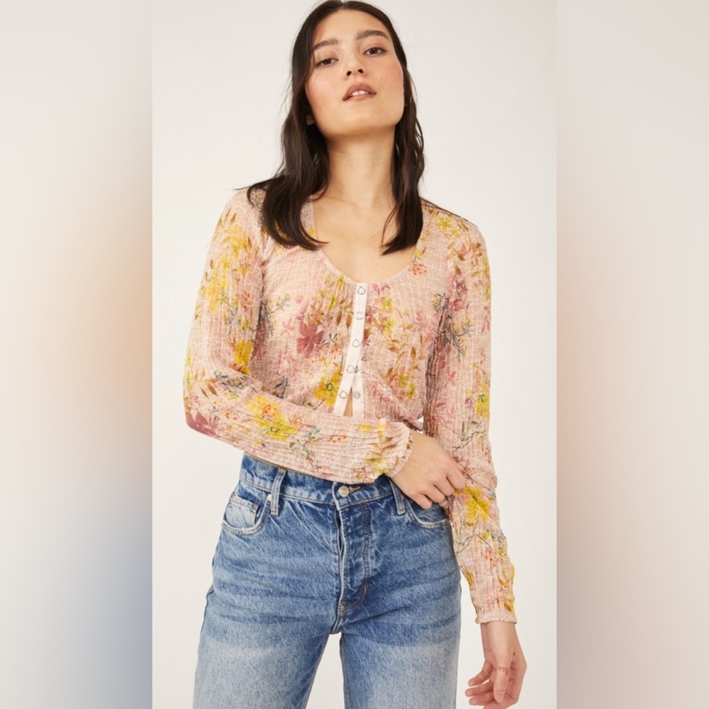 Free People Womens Angelina Semi Sheer Floral Top In Light Combo. Size XS